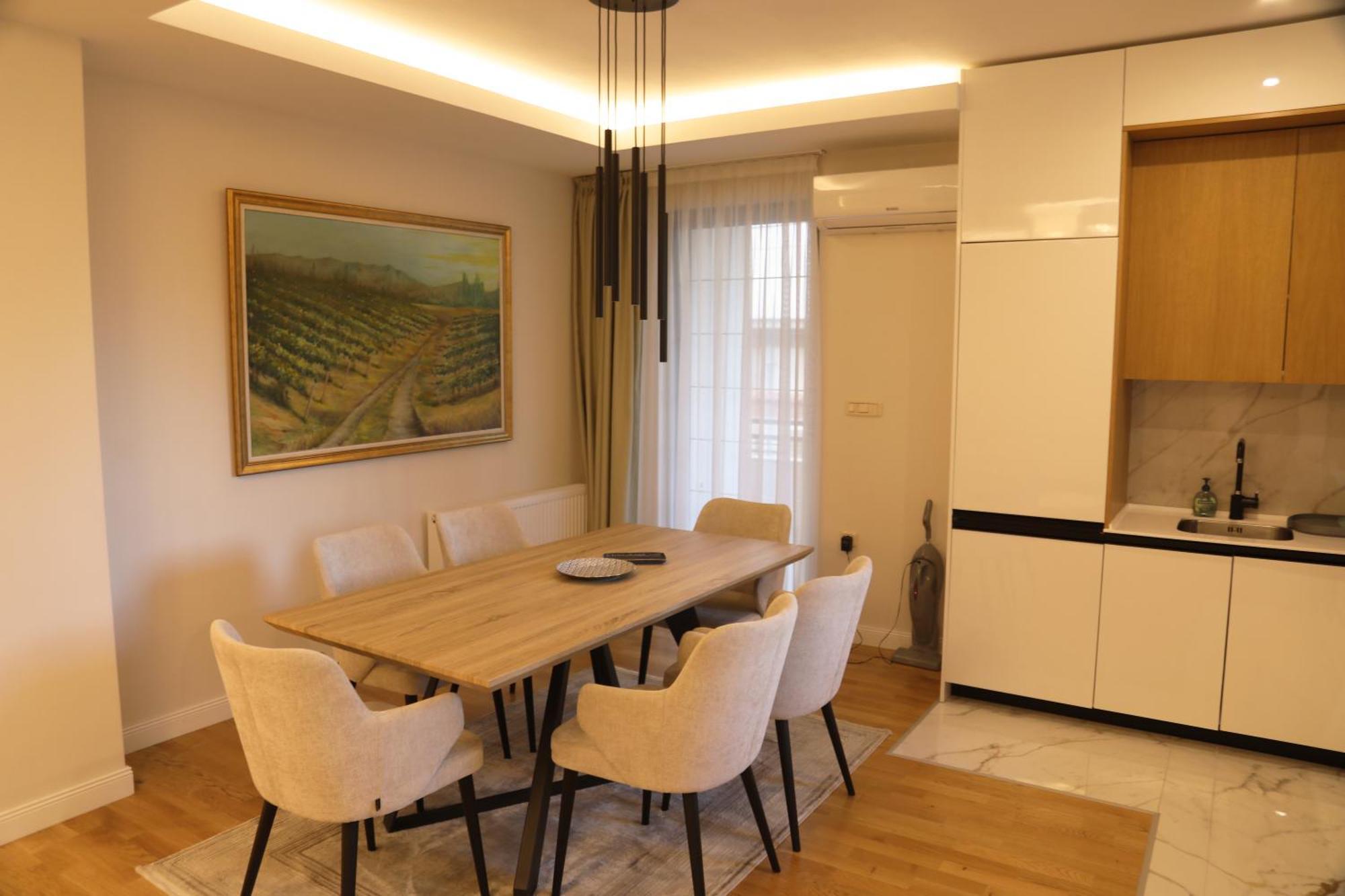 Brand New Lux Apartment *